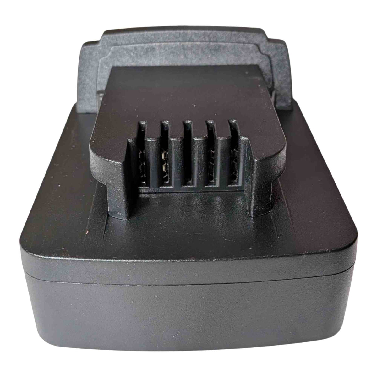 Parkside X20V to Milwaukee M18 battery adapter - Milwaukee tool-side connection end-on