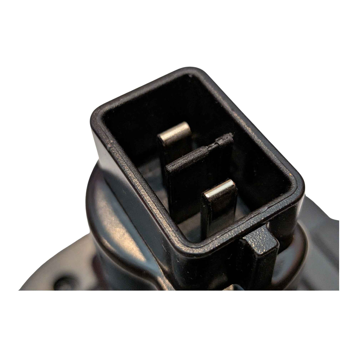 Bauer 20V to DeWalt 18V Ni-Cd battery adapter - close-up of the DeWalt tool-side terminal head with twin blade contacts