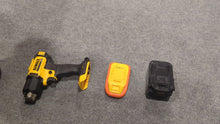 Charger et lire la vidéo dans la visionneuse de la Galerie, AEG 18V à DeWalt 20V Adaptateur de Batterie (ABS)
