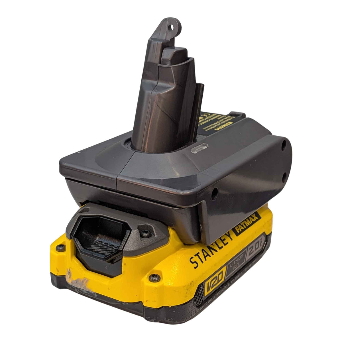 Adaptateur de batterie Stanley FATMAX V20 vers Dyson V6 : Batterie sur l’adaptateur, gauche